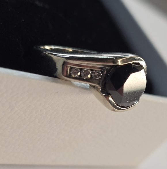 BLACK DIAMOND RING - Picture 1 of 12